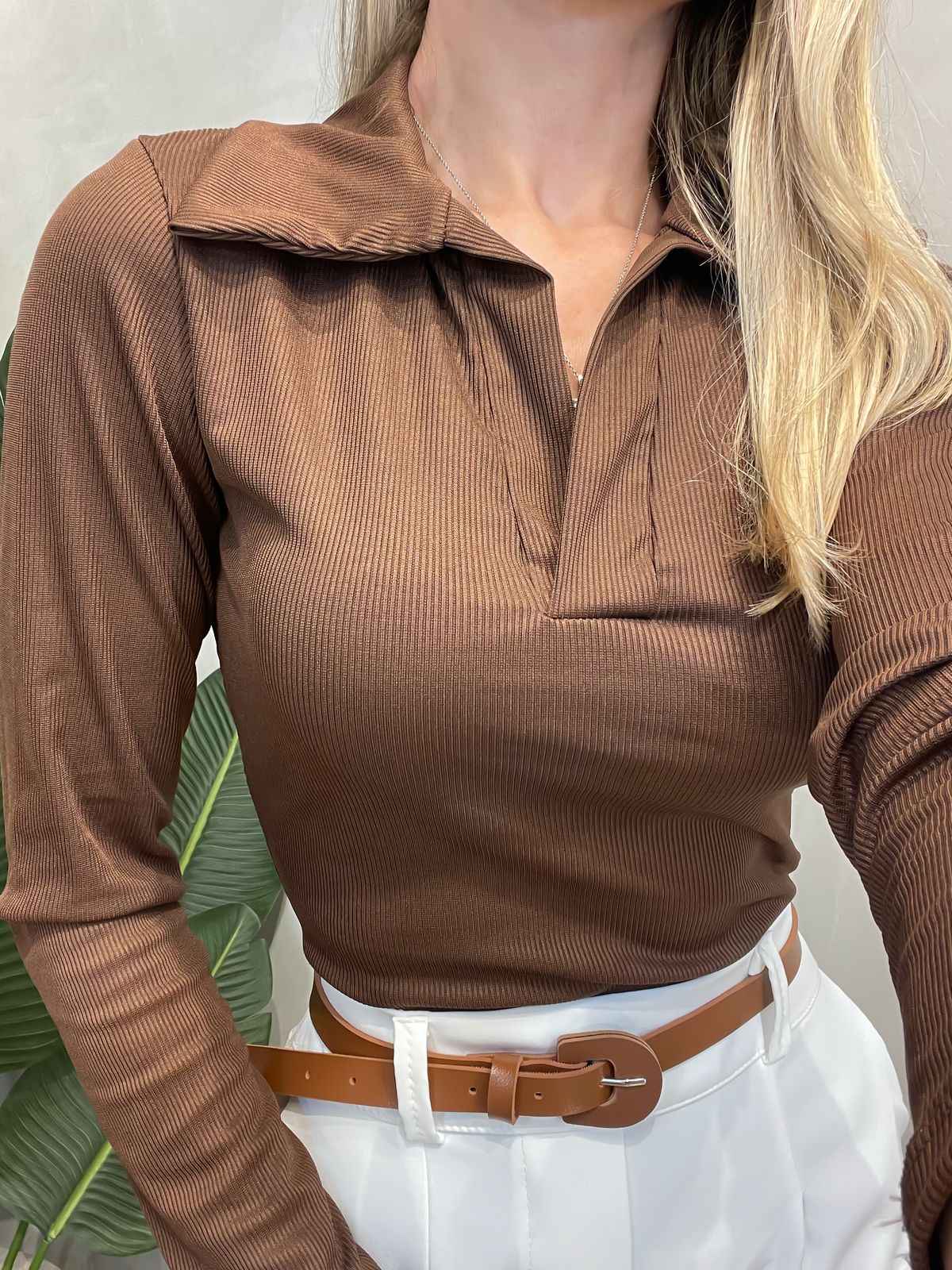 Blusa Feminina em Ribana Gola Polo Manga Longa Joana Frete Grátis.