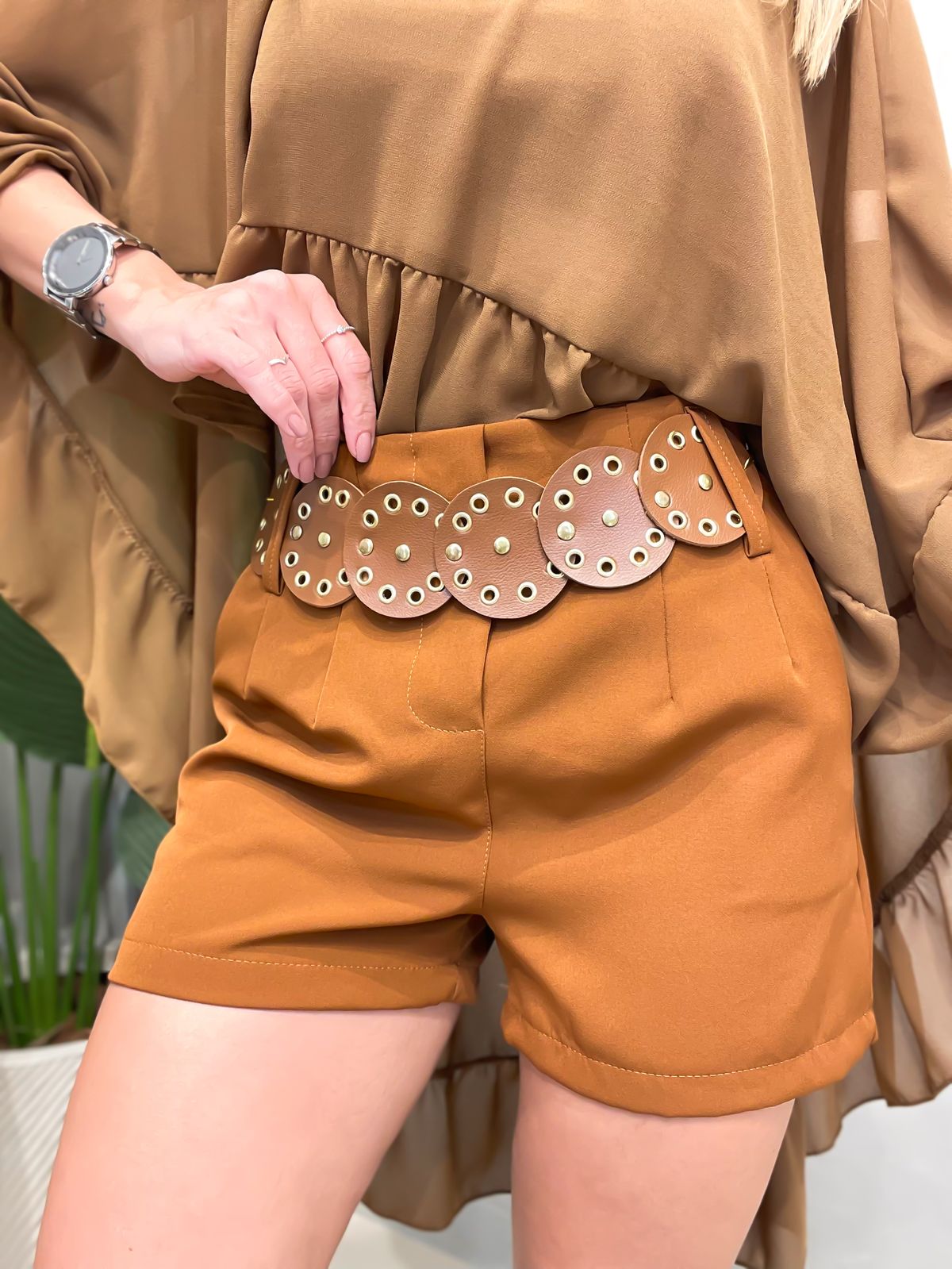 Shorts Feminino em Alfaiataria Zara com Cinto Removível Boho Chic Layla Frete Grátis.