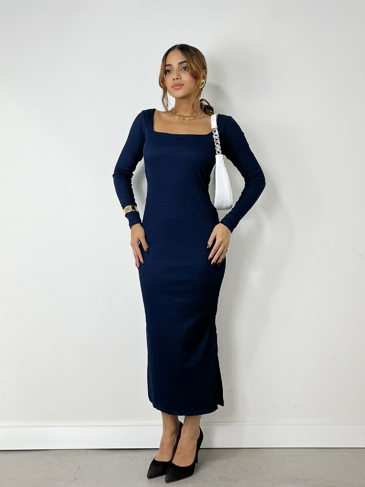 Vestido Feminino Midi em Ribana Manga Longa Decote Quadrado Eliana Frete Grátis.