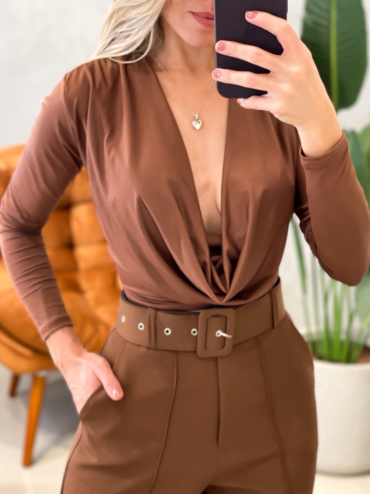Cropped em Suplex Manga Longa com Gola Boba Sara Ref. 1548. FRETE GRÁTIS