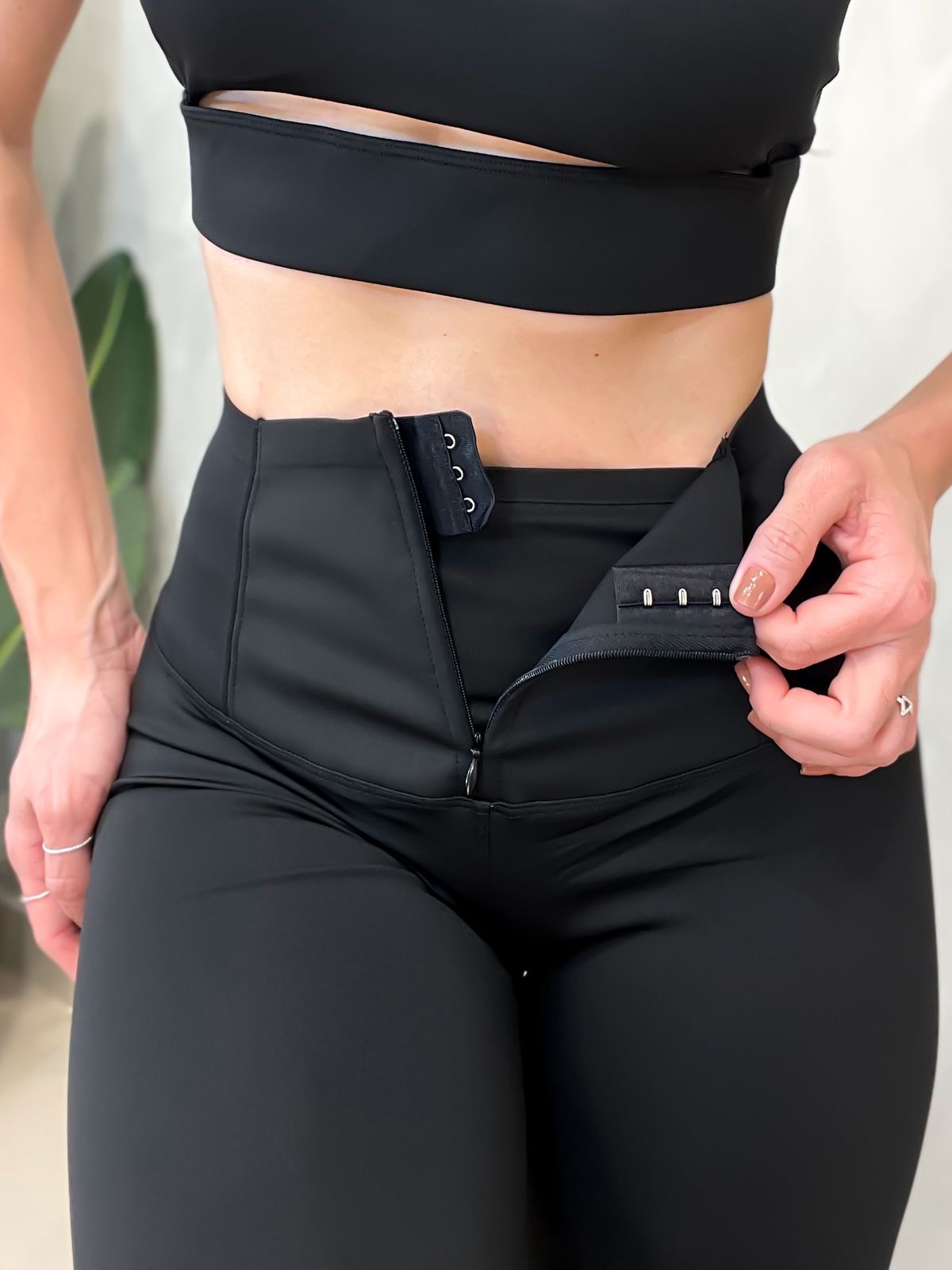 Calça Fitness em Poliamida Alta Compressão Taila Ref. 1570. FRETE GRÁTIS