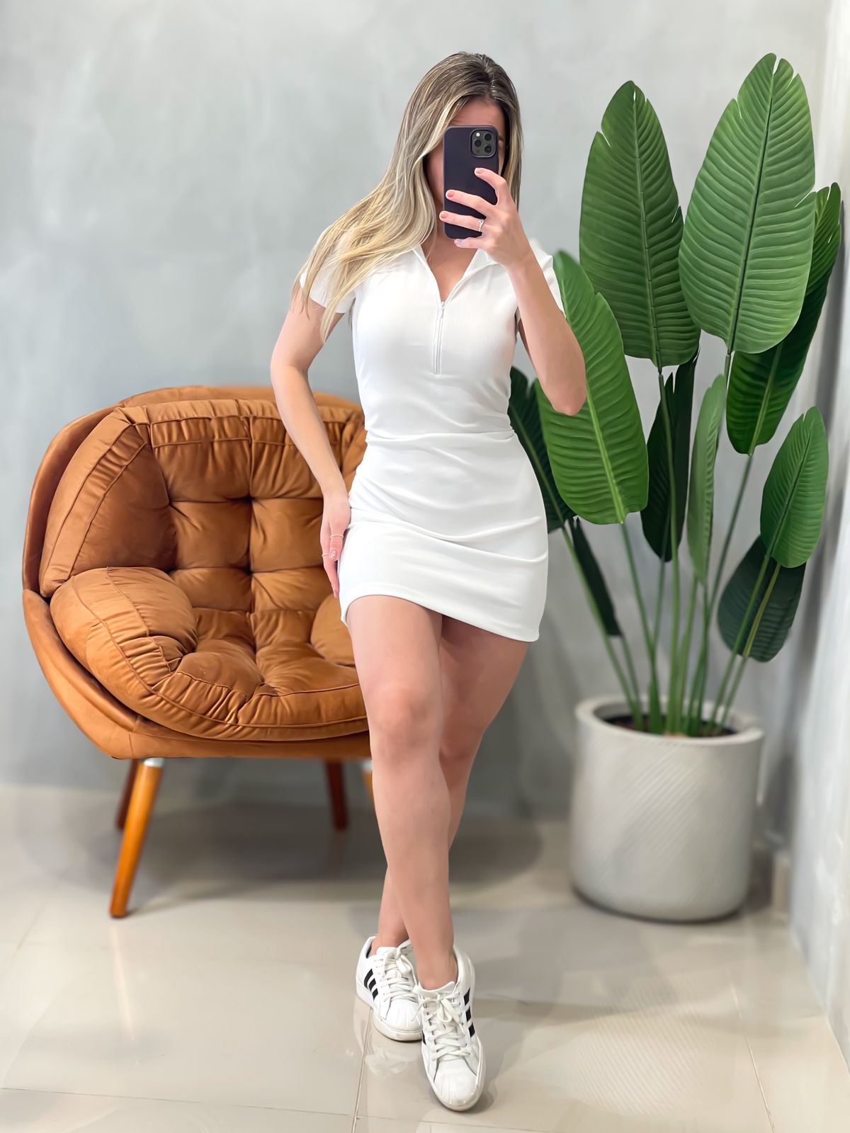 Vestido Curto em Ribana Manga Curta com Gola e Zíper Jaqueline Frete Grátis.