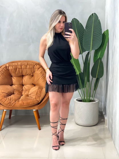 Vestido Curto em Tule Frente Única Plissado com Babado Erica Ref. 1802. FRETE GRÁTIS