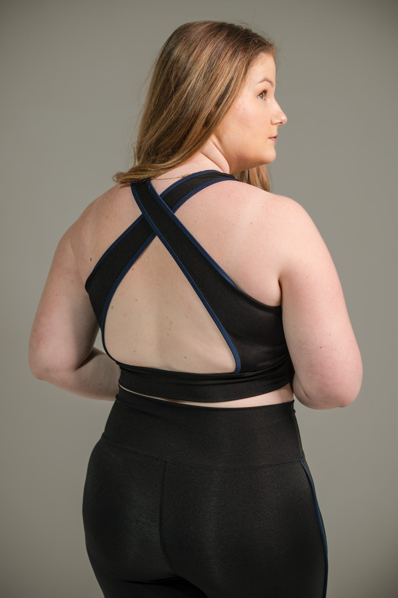 Top Feminina com Filete Colorido. FRETE GRÁTIS