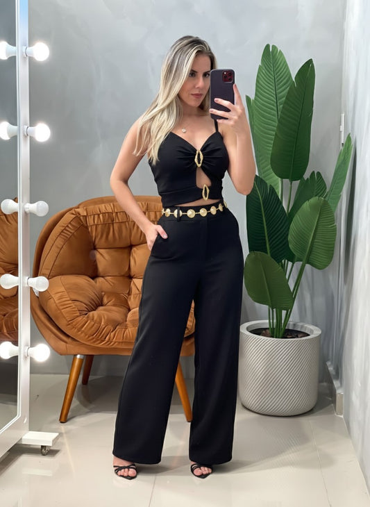 Conjunto em Alfaiataria Cropped de Alça com Recortes e Calça Pantalona Andreia.FRETE GRÁTIS