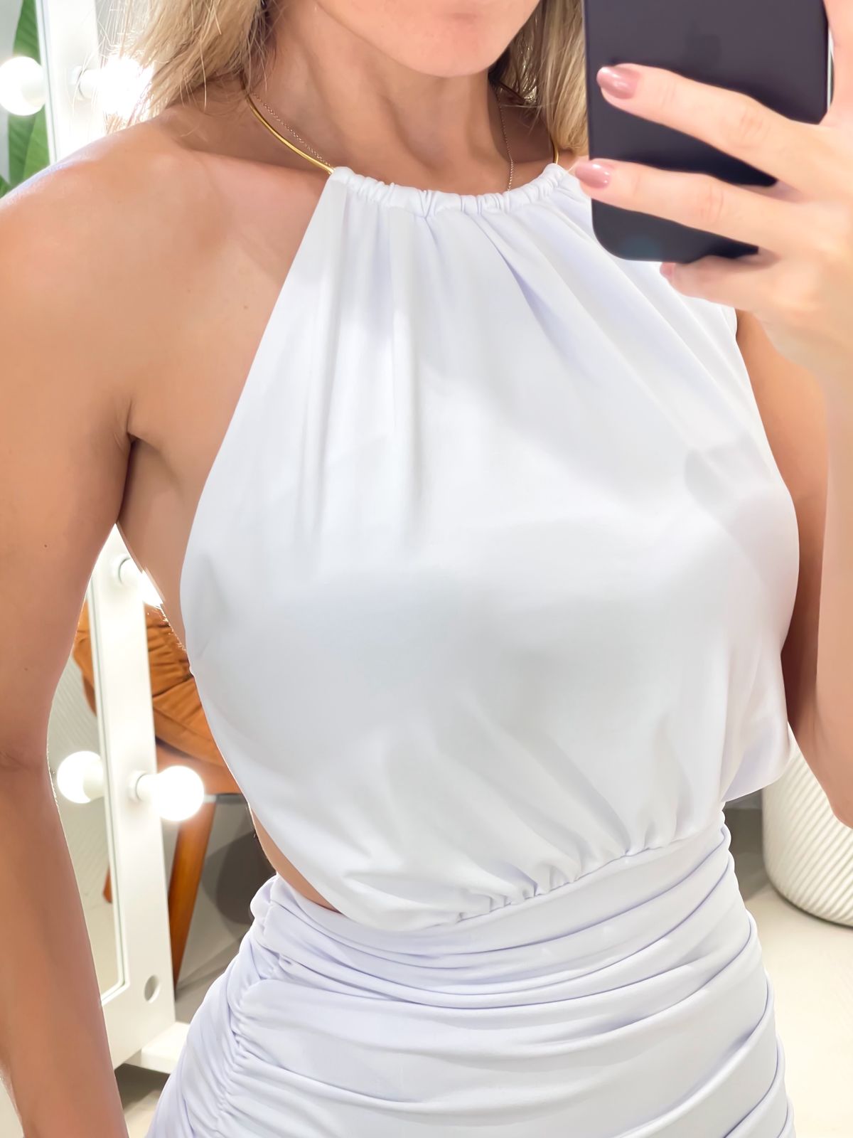 Vestido Curto em Malha Romantic Costas Nua Plissado com Argola Edvania Ref. 1846. FRETE GRÁTIS